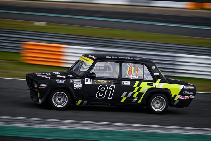 «Серия классика 2026» на Moscow Raceway третий этап – успех, эмоции и ретромагия!
