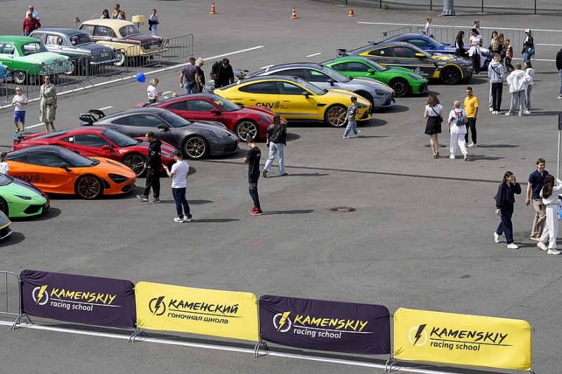 «Серия классика 2026» на Moscow Raceway третий этап – успех, эмоции и ретромагия!