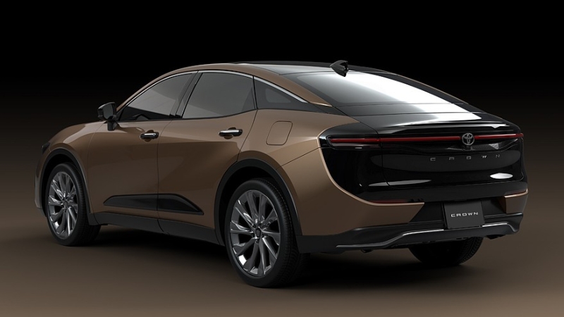 Toyota Crown Crossover готовится к обновлению: первые официальные фото
