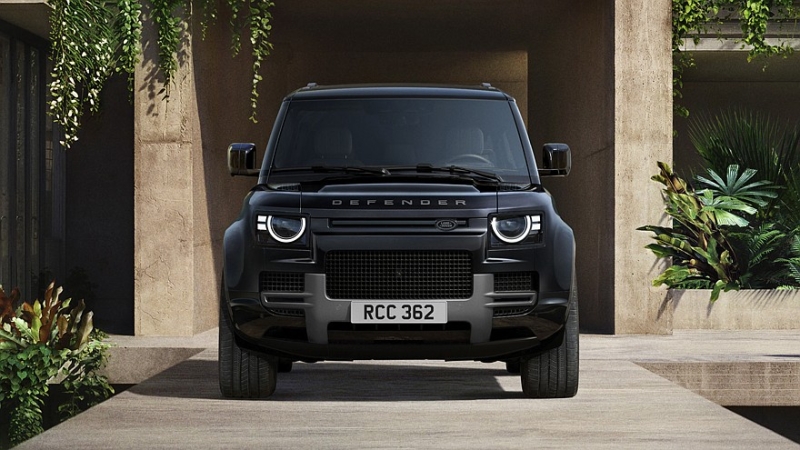 Внедорожник Land Rover Defender получил пересмотренную моторную гамму