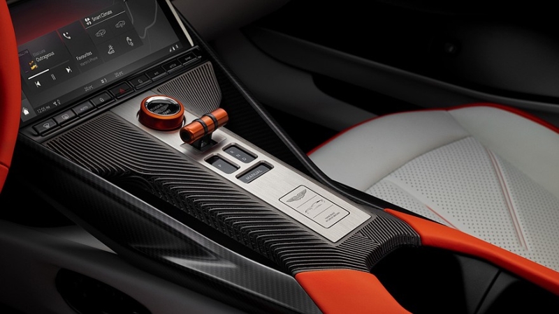 Aston Martin Valen оказался слегка мощнее и динамичнее «донорского» Vanquish