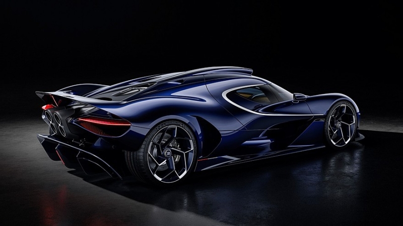 Bugatti Destrier: дорожный «боевой конь» на базе трекового суперкара Bugatti Bolide