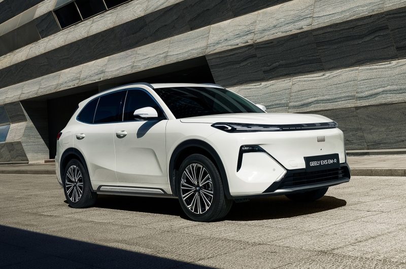 Кроссовер Geely EX5 с новой техникой обзавёлся российским ценником
