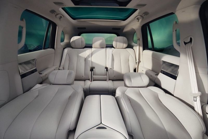 Кроссовер Xpeng G9L показал свой роскошный салон