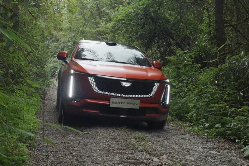 «Второй» Cadillac XT5 с новой начинкой: скоро в продаже