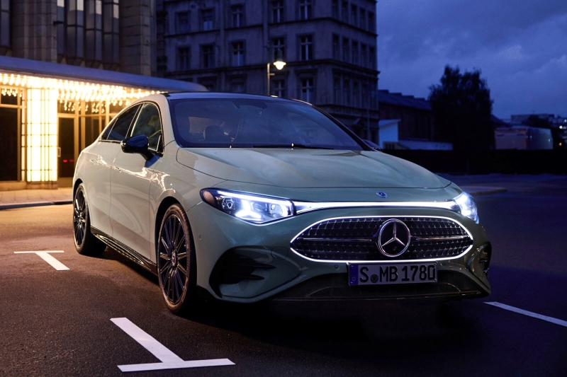 Новый гибридный Mercedes-Benz CLA выходит на рынок: розетка не нужна, есть полный привод