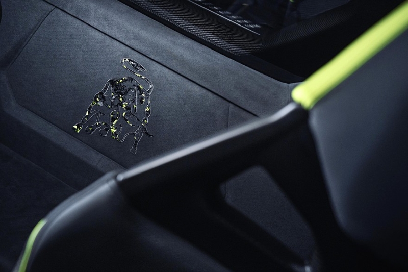 Пёстренькая роскошь: представлен уникальный Lamborghini Temerario Ad Personam