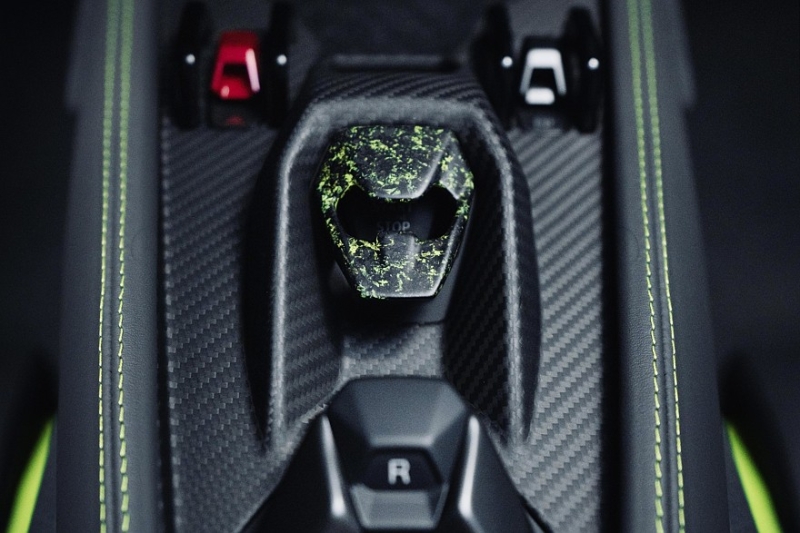 Пёстренькая роскошь: представлен уникальный Lamborghini Temerario Ad Personam