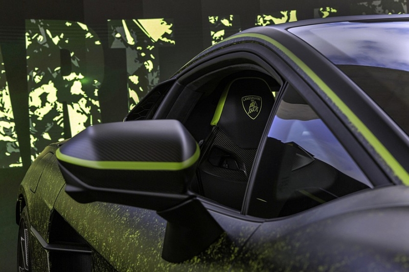 Пёстренькая роскошь: представлен уникальный Lamborghini Temerario Ad Personam