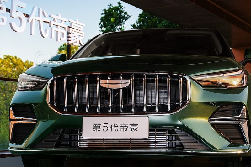 Седан Geely Emgrand нового поколения предложен с двумя моторами на выбор