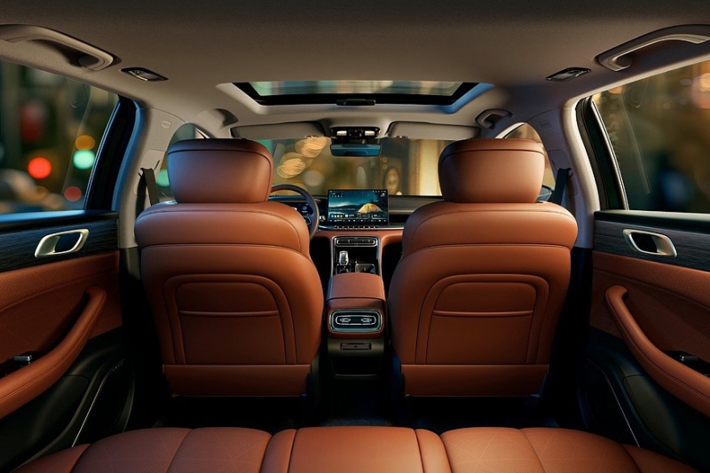 Седан Geely Emgrand нового поколения предложен с двумя моторами на выбор